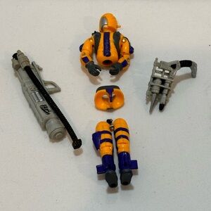 Vintage 1988 GI Joe HEAT Viper V1 ARAH with two accessories by Hasbro